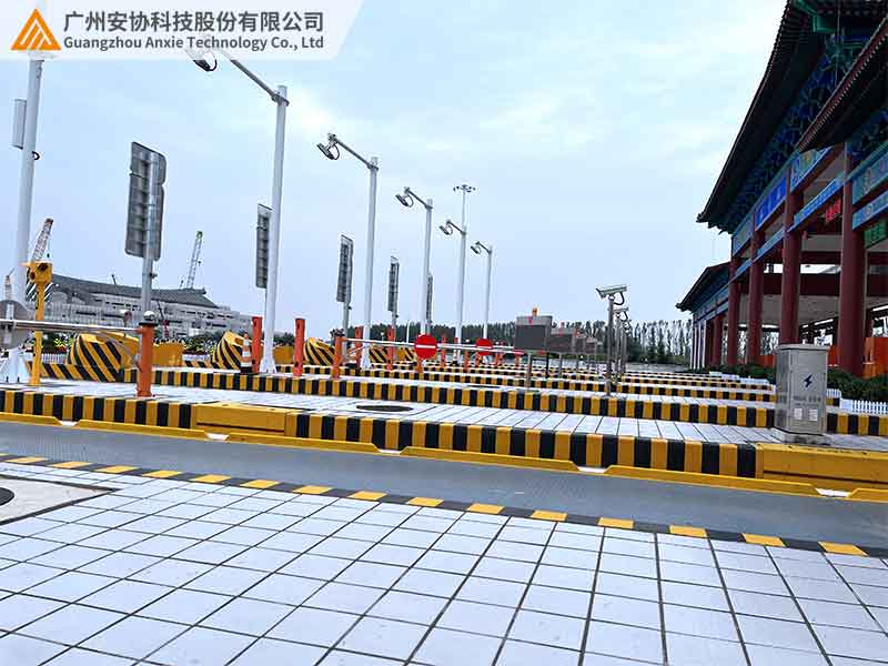 高速收費站車輛分離光柵案例現(xiàn)場.jpg