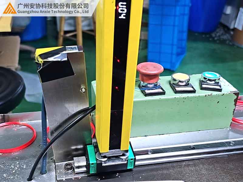 對射式與反射式安全光柵優(yōu)缺點(diǎn)總結(jié)