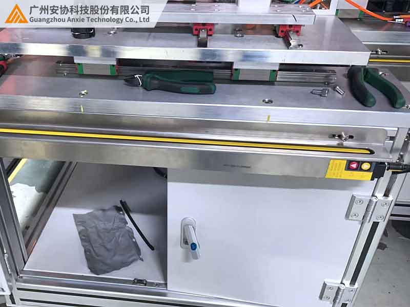 漫反射光幕垂直安裝安全防護案例.jpg
