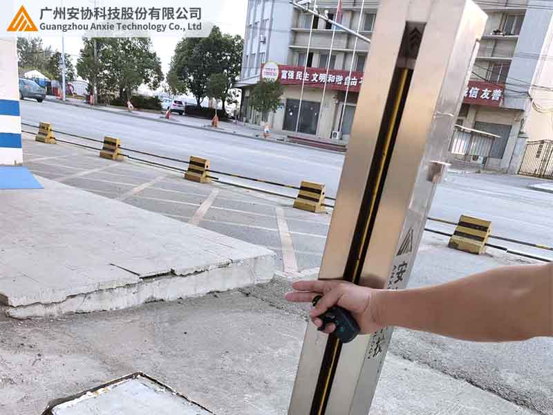 抗陽光單邊光柵在戶外地磅的應用案例.jpg