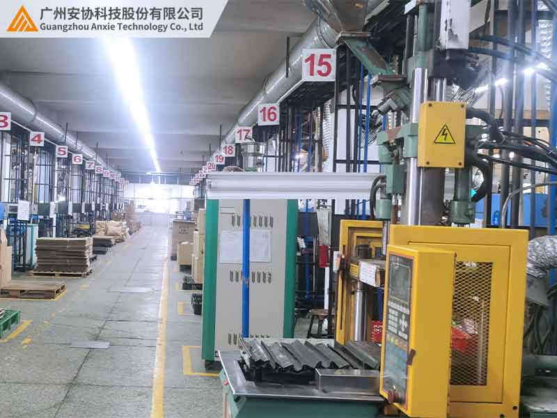 注塑機安全光柵安裝案例.jpg